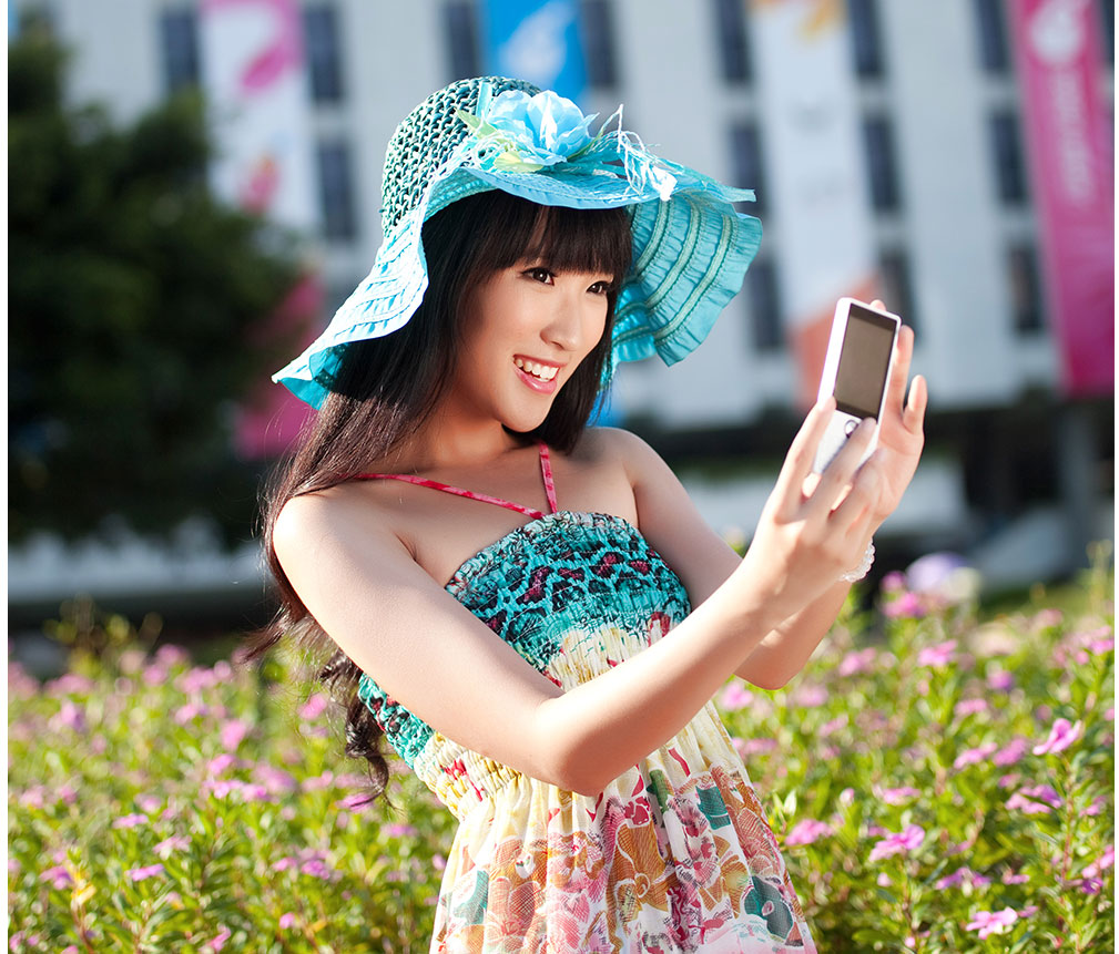 真我手機(jī)柜臺設(shè)計